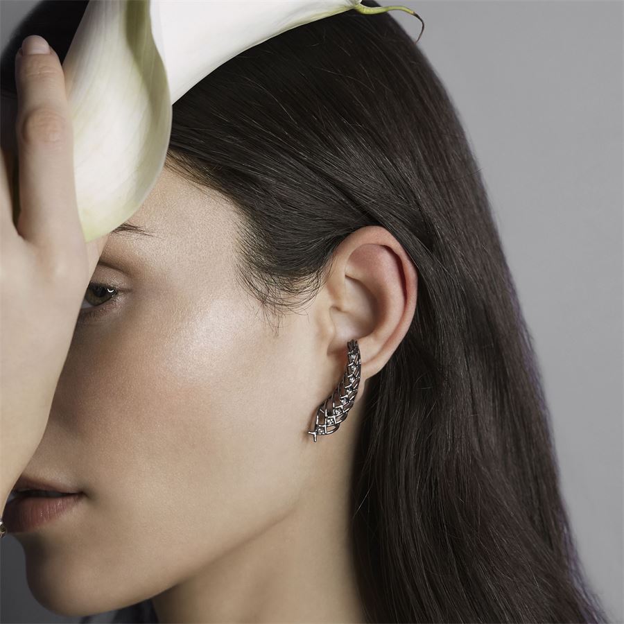 Black 'Cornucopia' earrings SPINAE | OR CRNCPAGN
